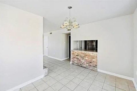 5th image of 6900-02 Salem Dr