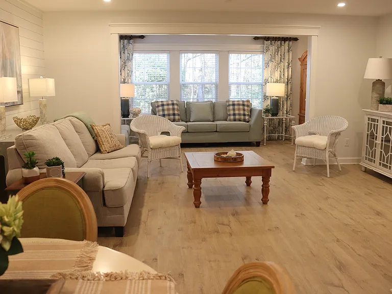 4384 Daphne Ln #C — Photo 2