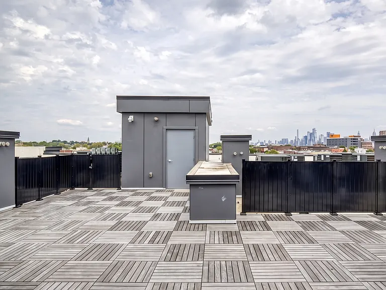 348 Baldwin Ave #501 — Photo 17