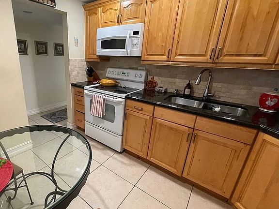 3rd image of 1520 Waters Edge Dr #A