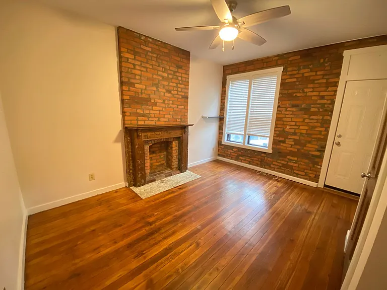 Hunter Ave 884-886 NCR — Photo 6