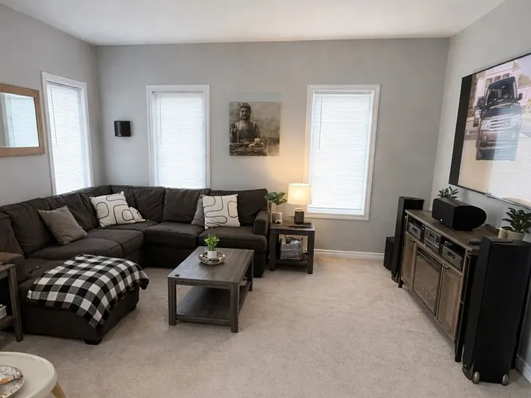 80 Diana Dr — Photo 12