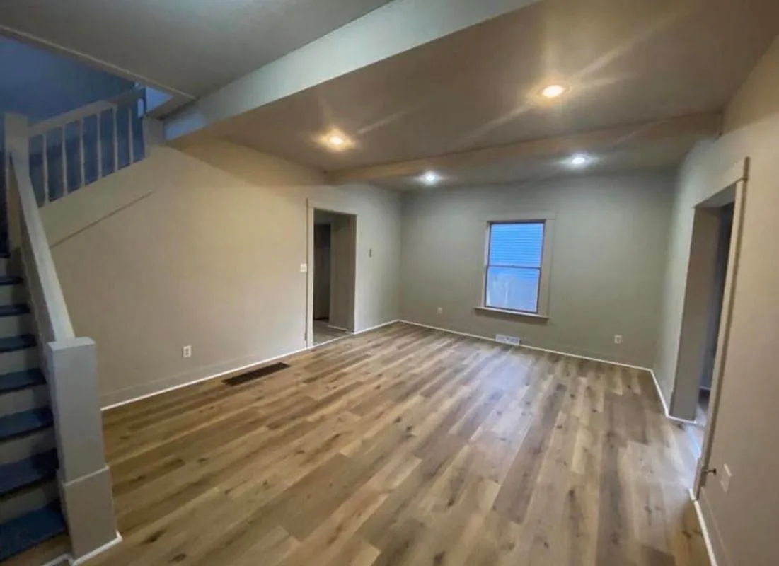 3 bed, 2.0 bath, 1587 sqft, $1,550 — Photo 2