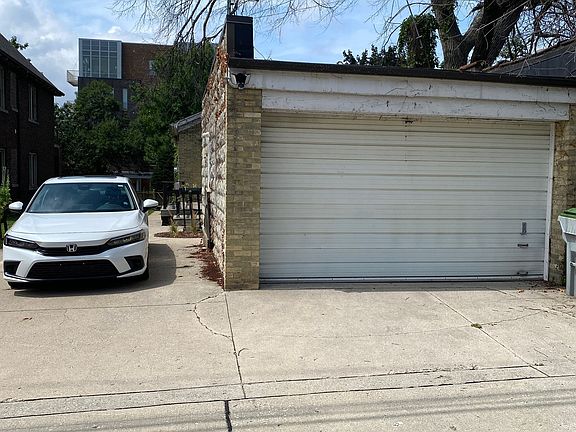 5th image of 1626 N Jackson St