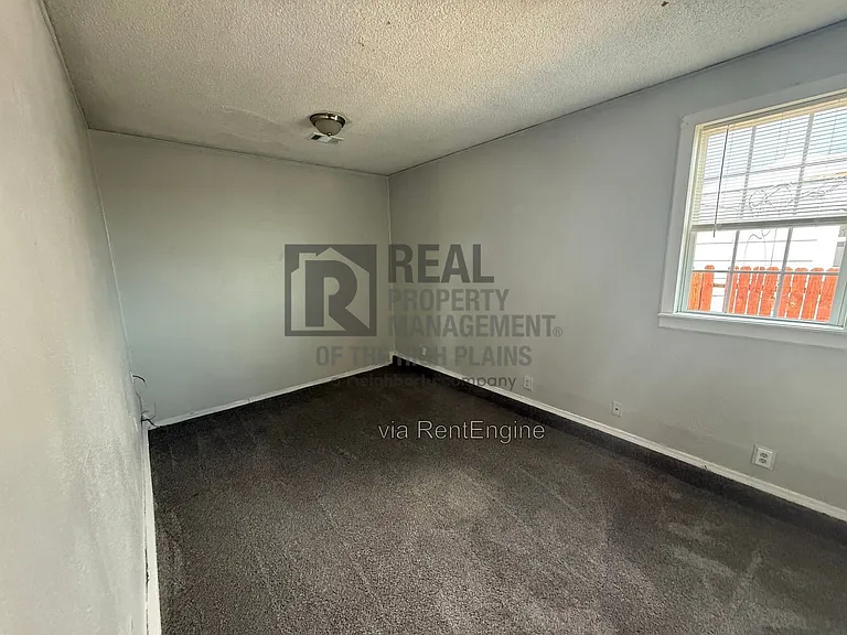 3006 N Vernon St — Photo 7