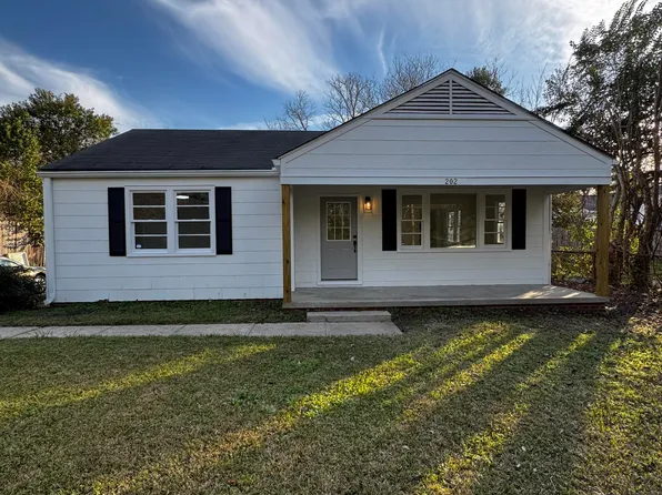 202 Winchester Rd, Natchez, MS 39120