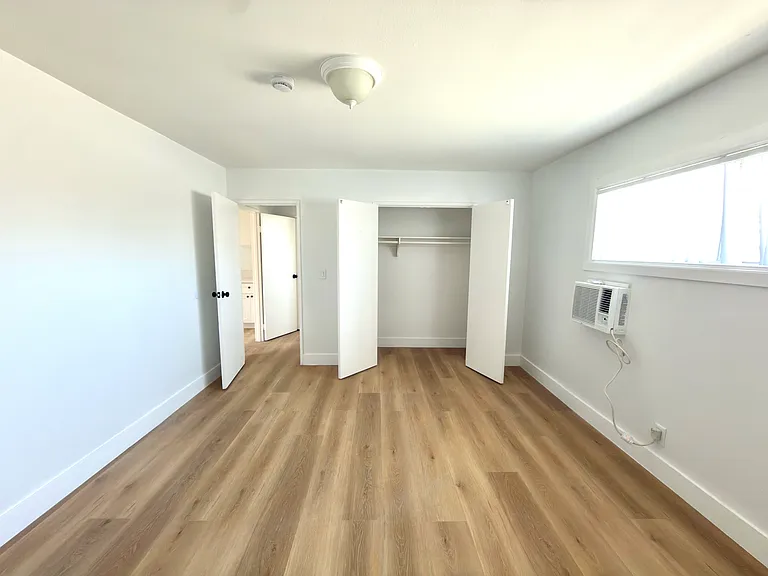 15944 Vermont Ave #8 — Photo 8