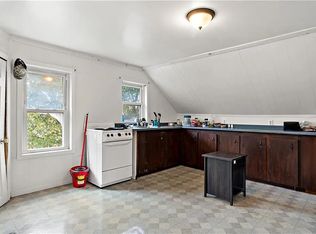 102 Francis Ave Floor 3, Pawtucket, RI 02860