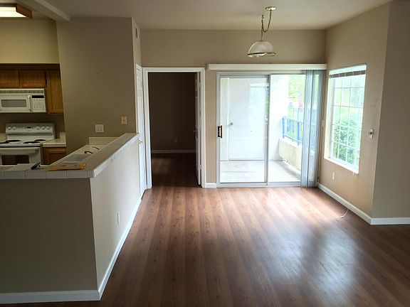 3rd image of 103 Beachcomber Dr E