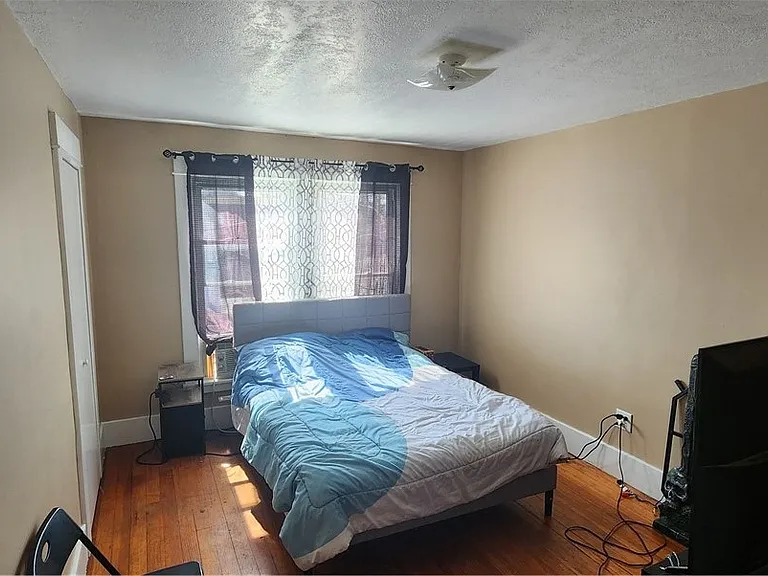 611 Mill St — Photo 17