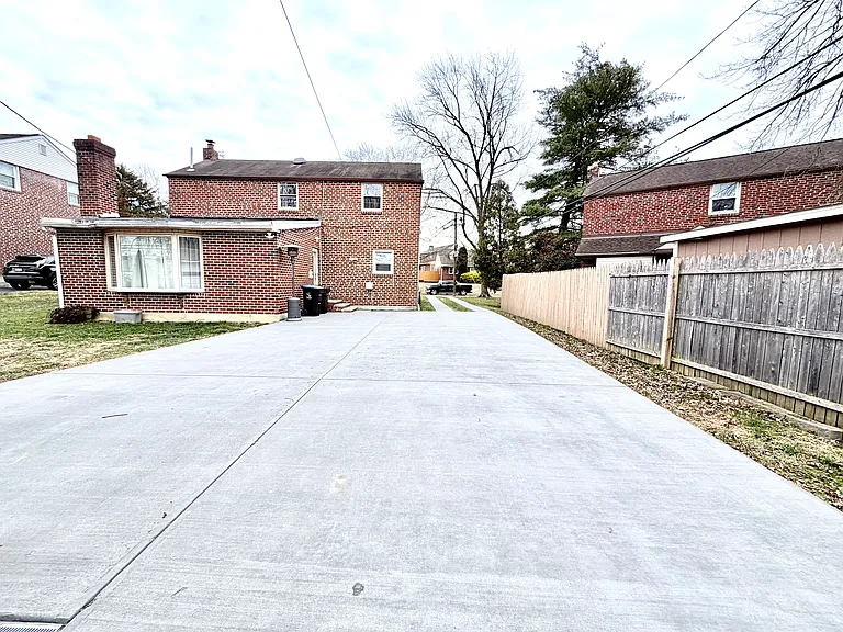 901 Cooke Ln — Photo 21