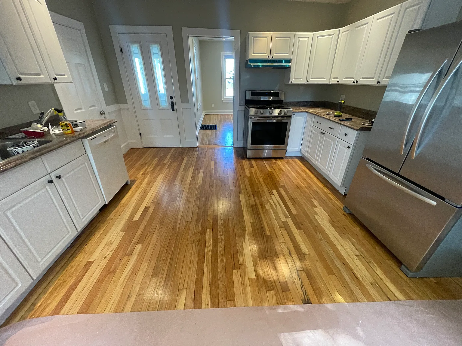 2 bed, 1.5 bath, 9999 sqft, $2,600 — Photo 2
