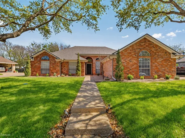 228 Fannin Dr, Hewitt, TX 76643