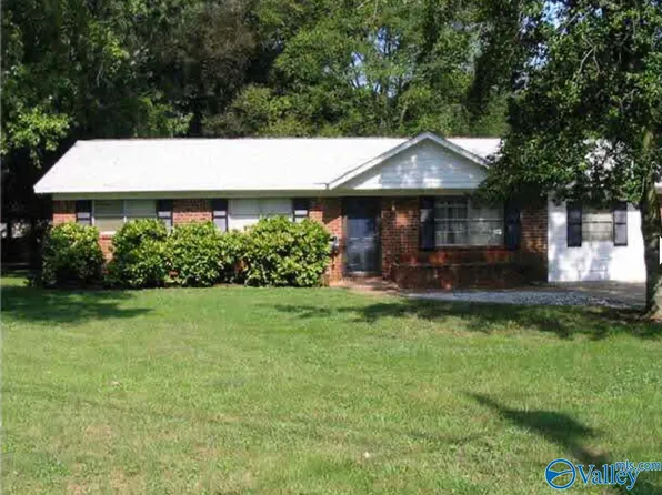 3502 Kennemore Dr SW, Huntsville, AL 35805