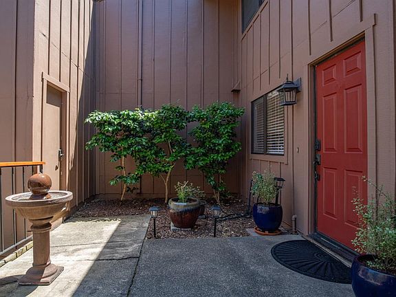 5th image of 17 Prairie Falcon Drive