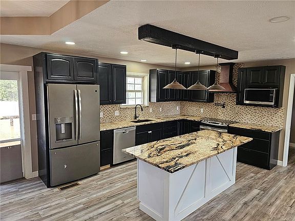 3rd image of 4215 E 320th Rd