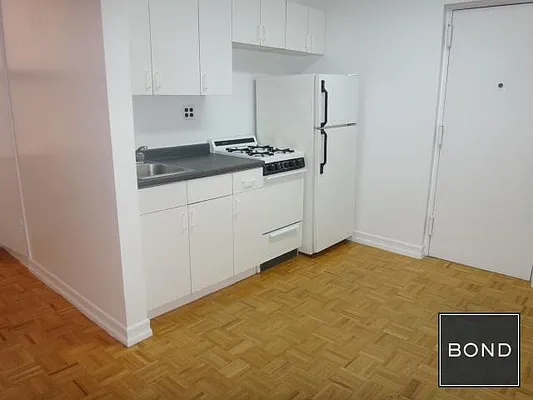 Rented by Bond New York | media 28