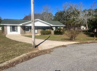 128 Parrish Ct, Ozark, AL 36360