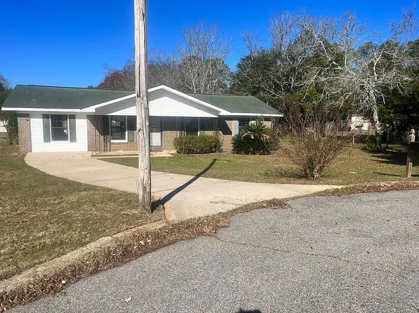 128 Parrish Ct, Ozark, AL 36360