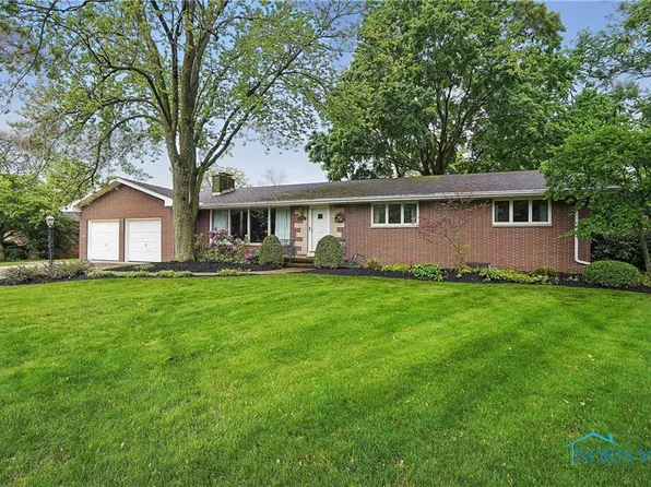 426 Hillcrest Dr, Bowling Green, OH 43402