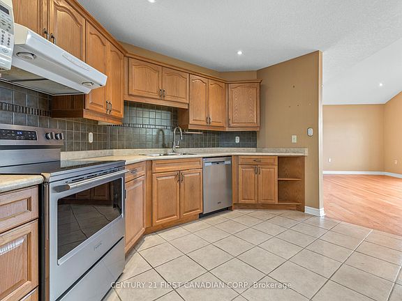 5th image of 521 Darcy Dr