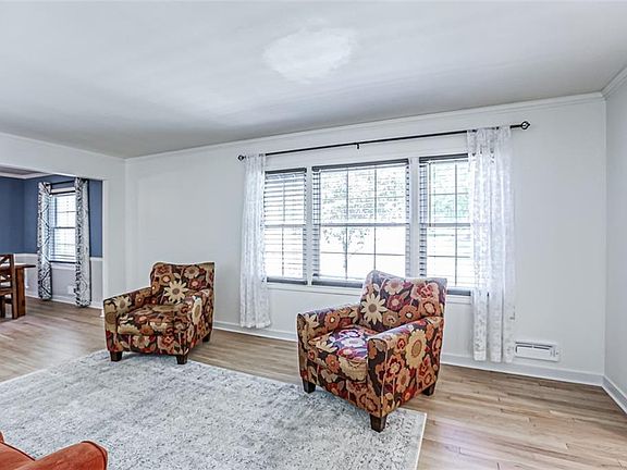 5th image of 1009 W 99th Ter