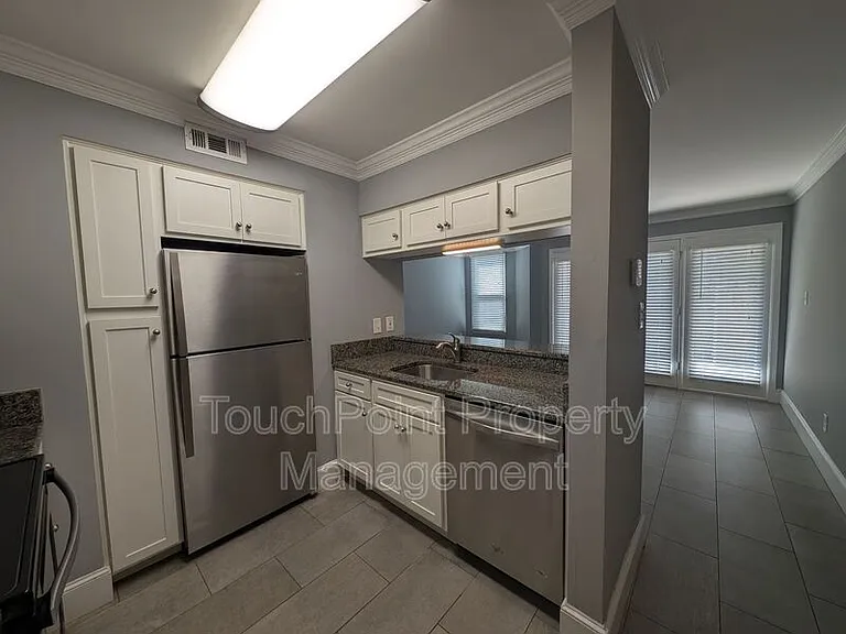 306 S Cedar St #6 — Photo 2