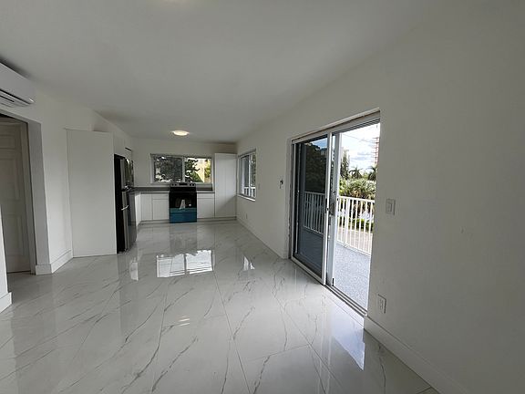 4th image of 1969 N Glades Dr #5