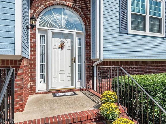 4th image of 8557 Flowerdale Dr