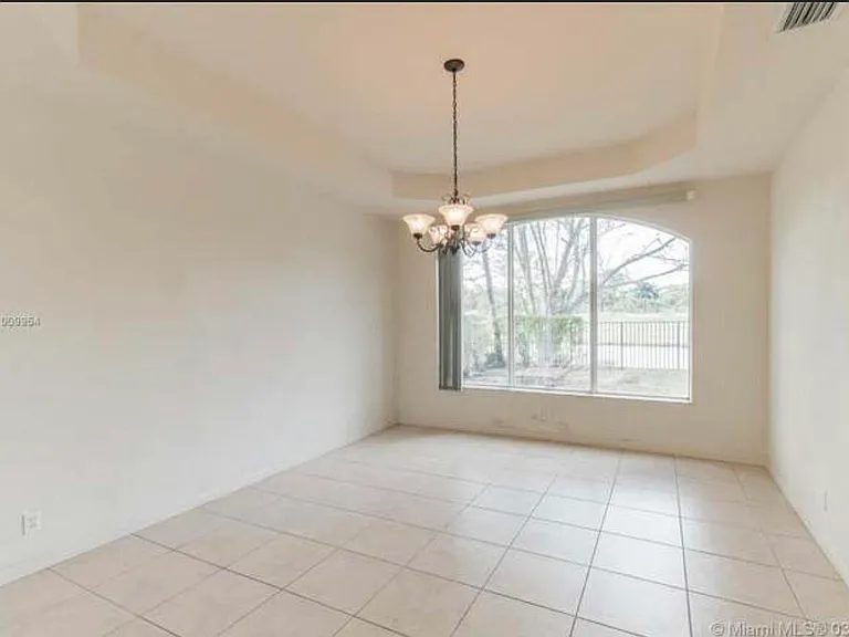 1831 Waldorf Dr — Photo 10