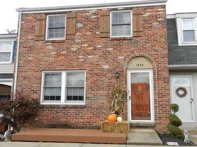 1932 Kirkby Dr, South Park, PA, 15129