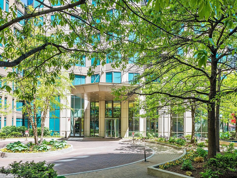 1st image of 400 N Lasalle St #4002