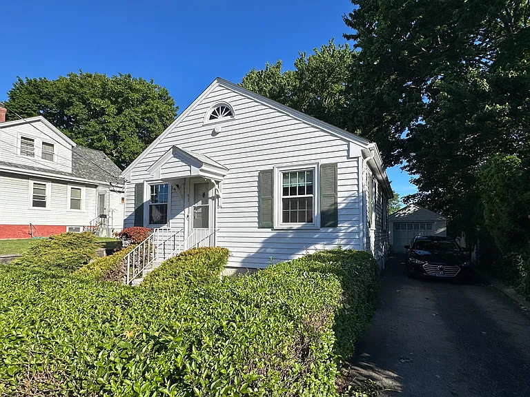 51 Norman Ave — Photo 19