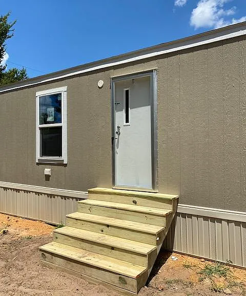 908 Turney Ln — Photo 3