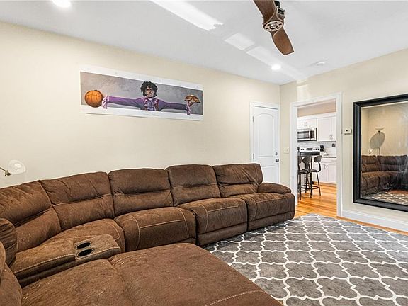 4th image of 108 Majestic Ave