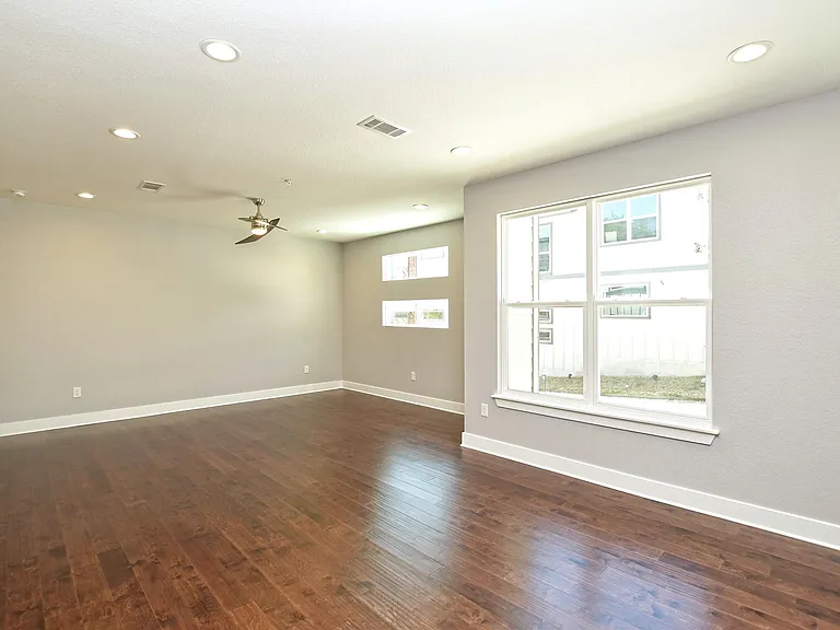 1130 Lott Ave #B — Photo 8