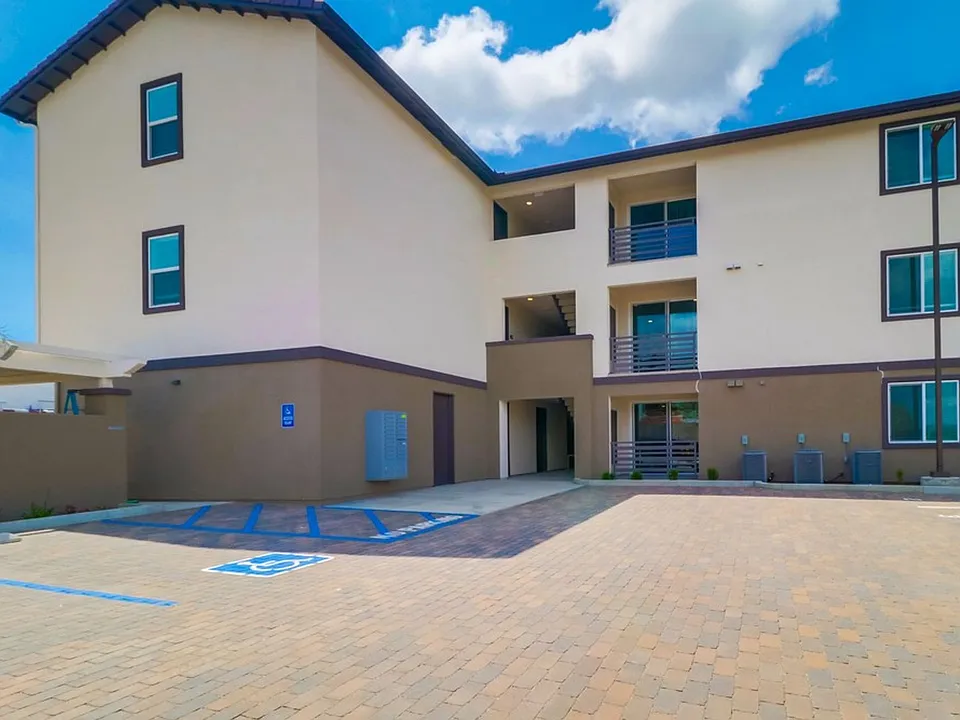 La Perla Apartments