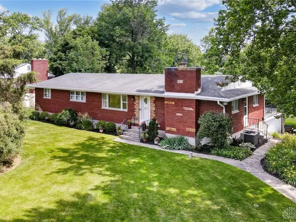 2170 Brookridge Dr, Dayton, OH 45431