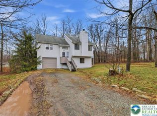 186 Thornapple Ln, Tobyhanna, PA