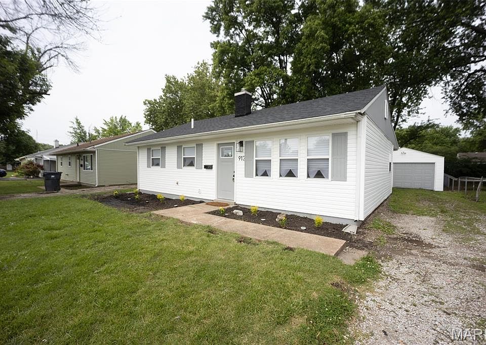 1st image of 913 Royal Heights Rd