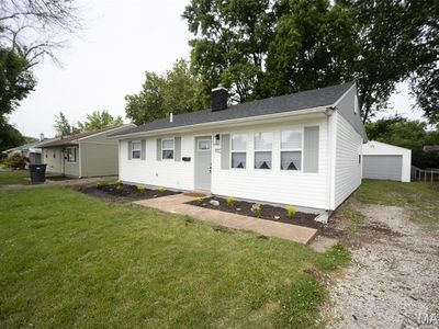 913 Royal Heights Rd, Belleville, IL, 62226