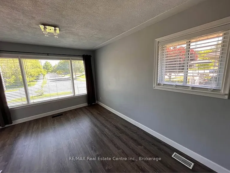 406 Karn St #UPPER — Photo 8