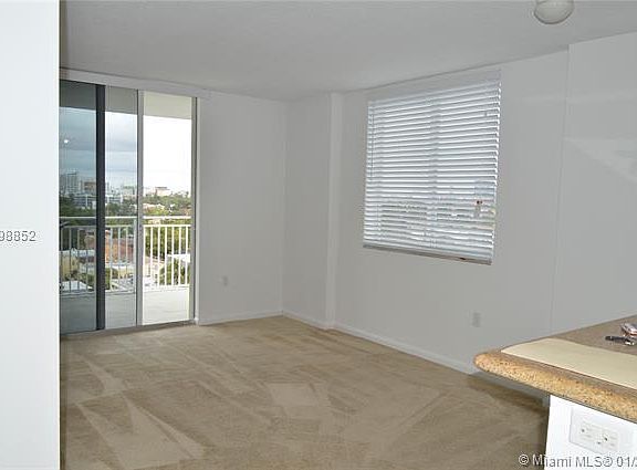 4th image of 219 NW 12th Ave APT 912