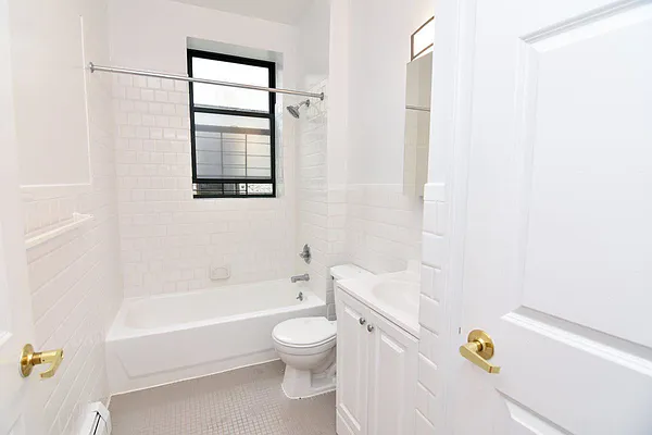 Rented by Bohemia Realty Group | media 27