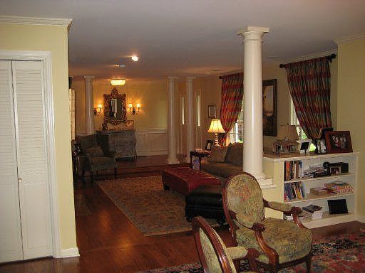 4th image of 5229 Malibu Dr