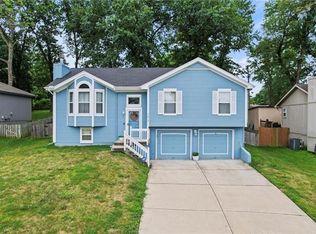 7615 NE 56th St, Kansas City, MO 64119