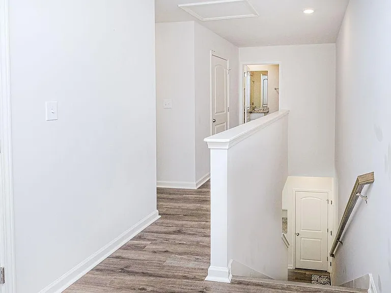 121 Maple Spring Trl — Photo 9