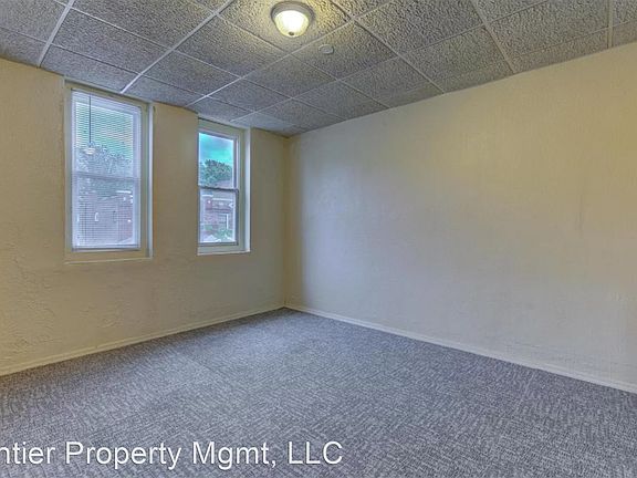 5th image of 3831 Iowa Ave #2F
