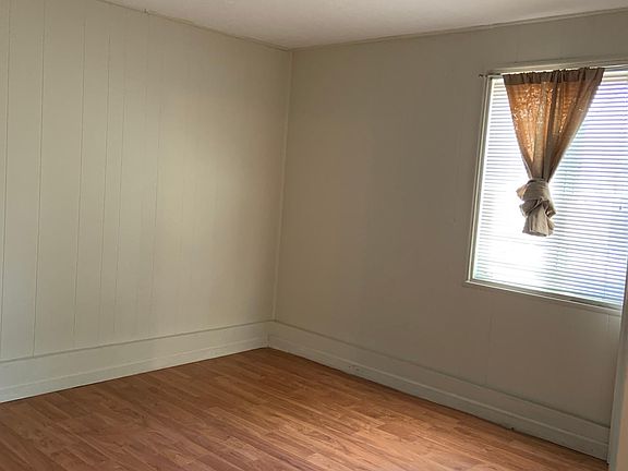 3rd image of 2300 Rivera St