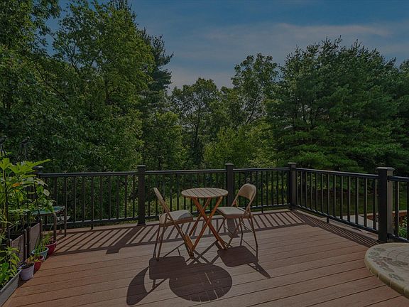 3rd image of 74 Hunt Club Dr